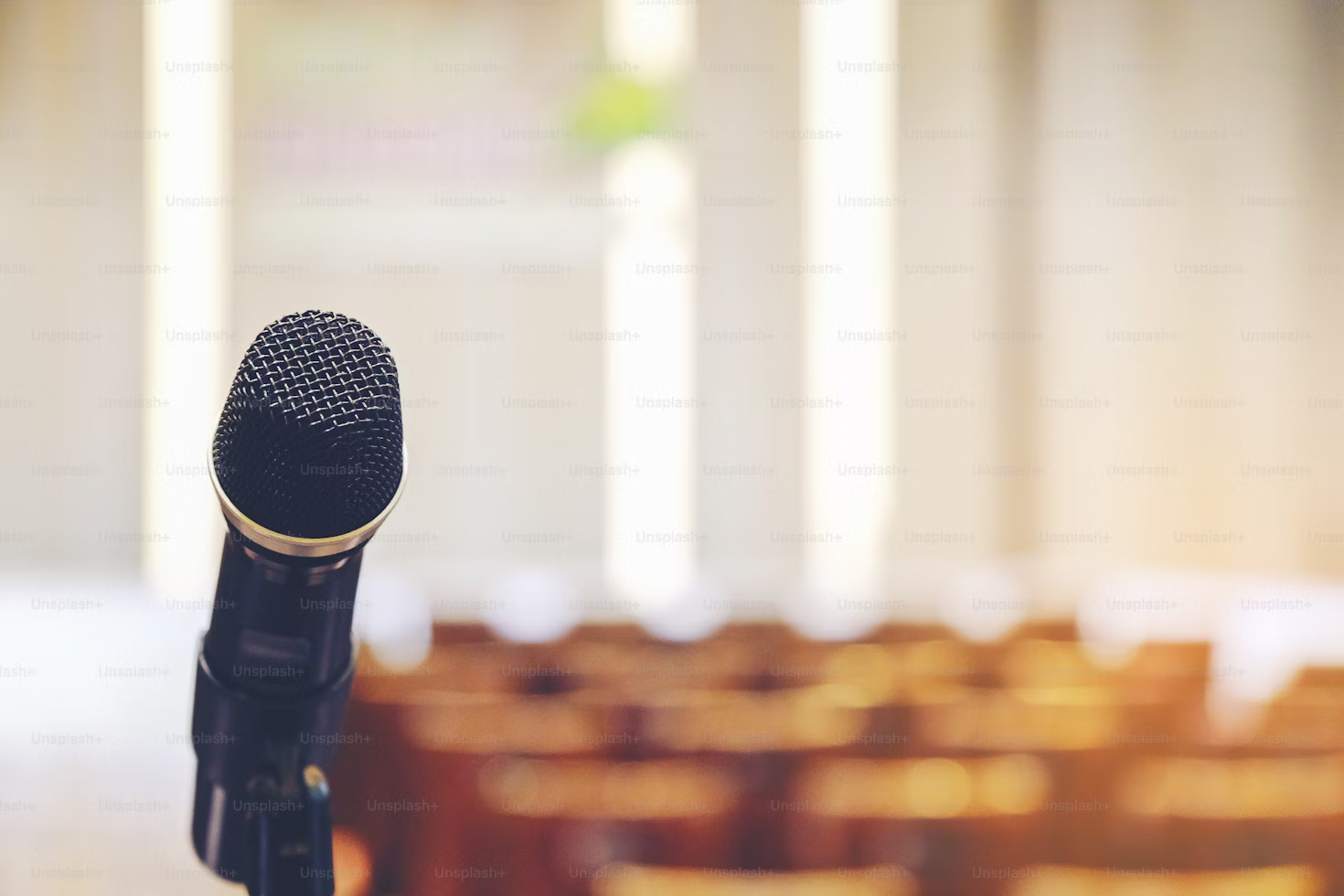 5 Effective Strategies for Overcoming Stage Fright and Speaking Confidently